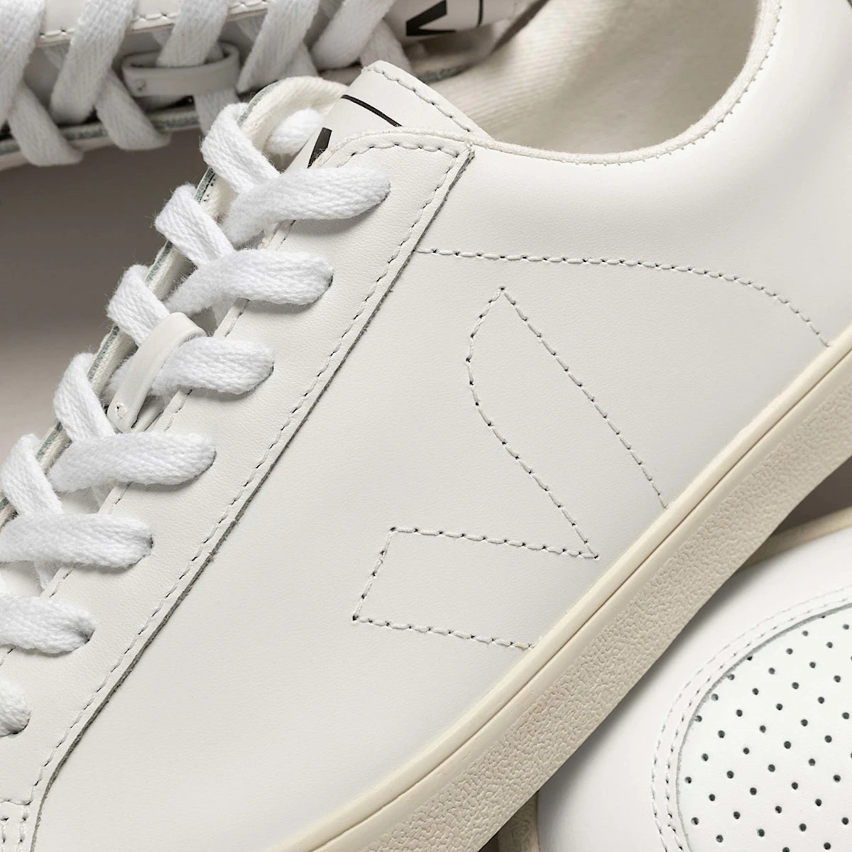 VEJA ESPLAR LEATHER WHITE
