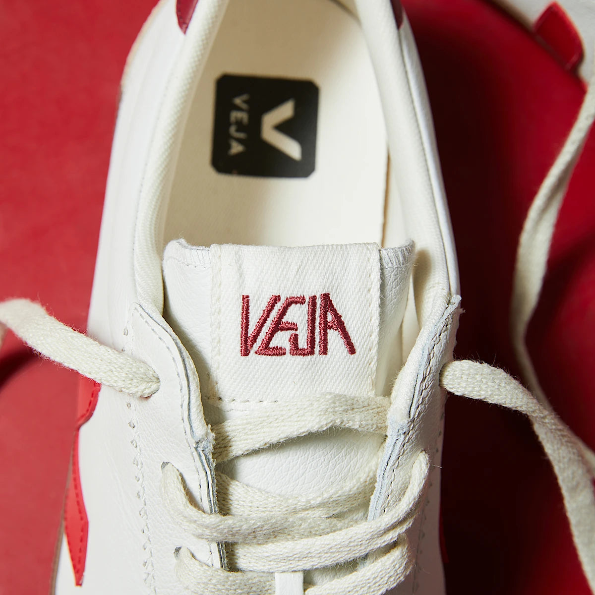 VEJA VOLLEY LEATHER WHITE PEKIN BARK