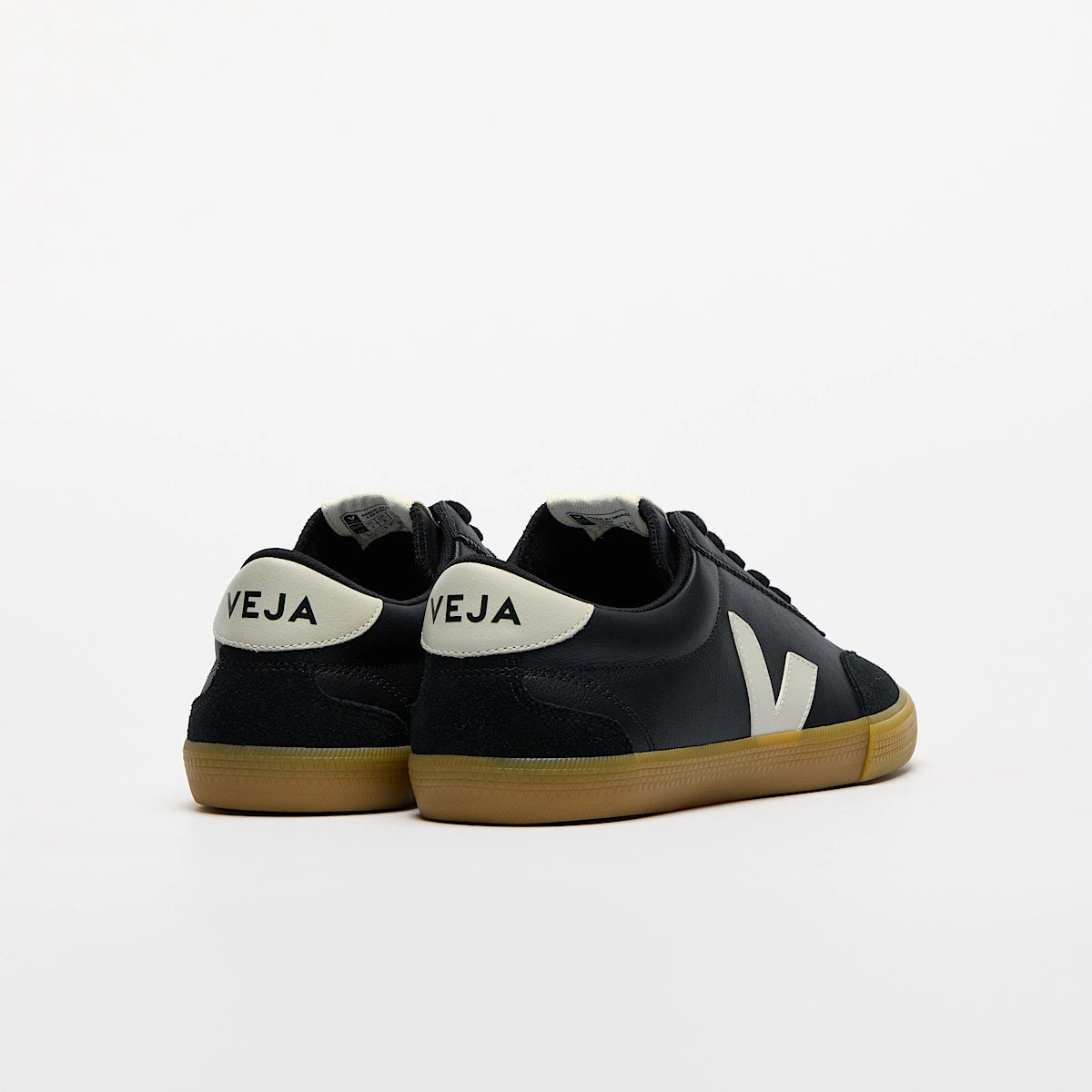 VEJA VOLLEY LEATHER BLACK PIERRE
